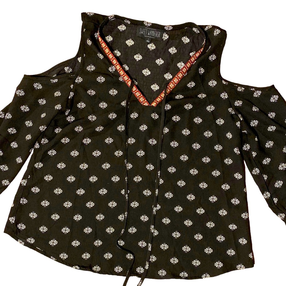 Lg Sweet Wanderer black off the shoulders top